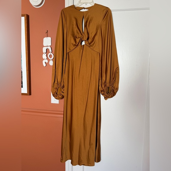 Significant Other Demi Backless Column Dress - Picture 5 of 16